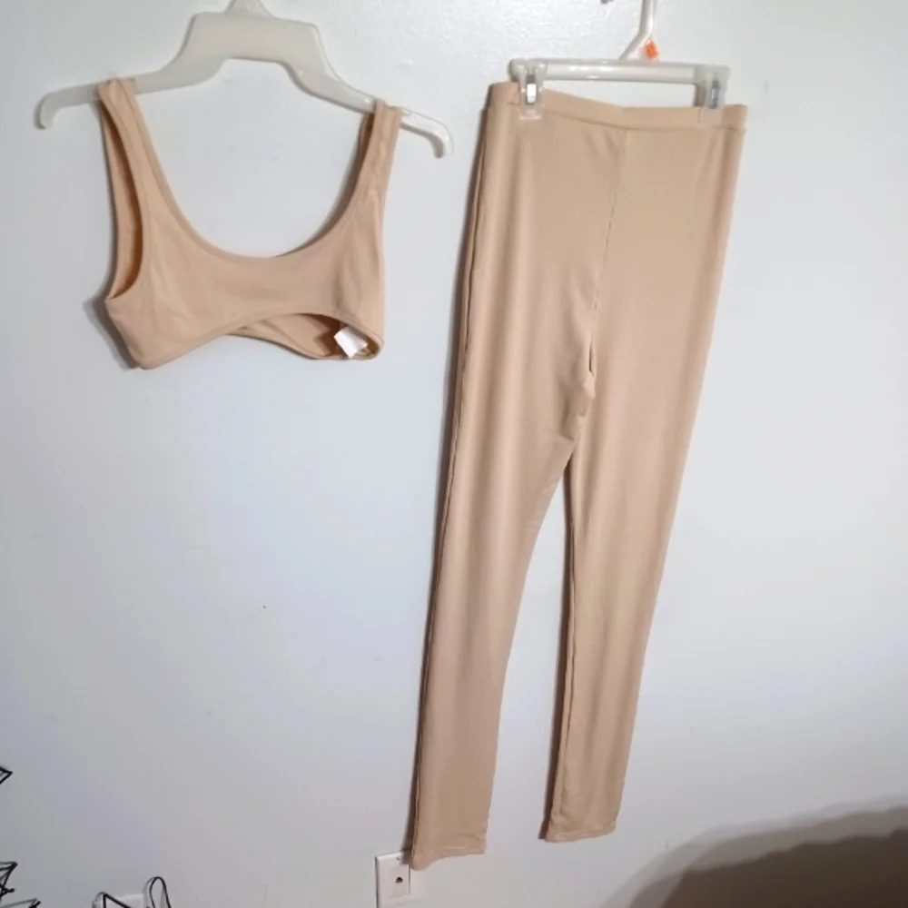 Cream Color 2 Piece Set W Sz Small - Picture 5 of 5
